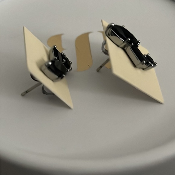 Bomb Party earrings - Picture 3 of 3